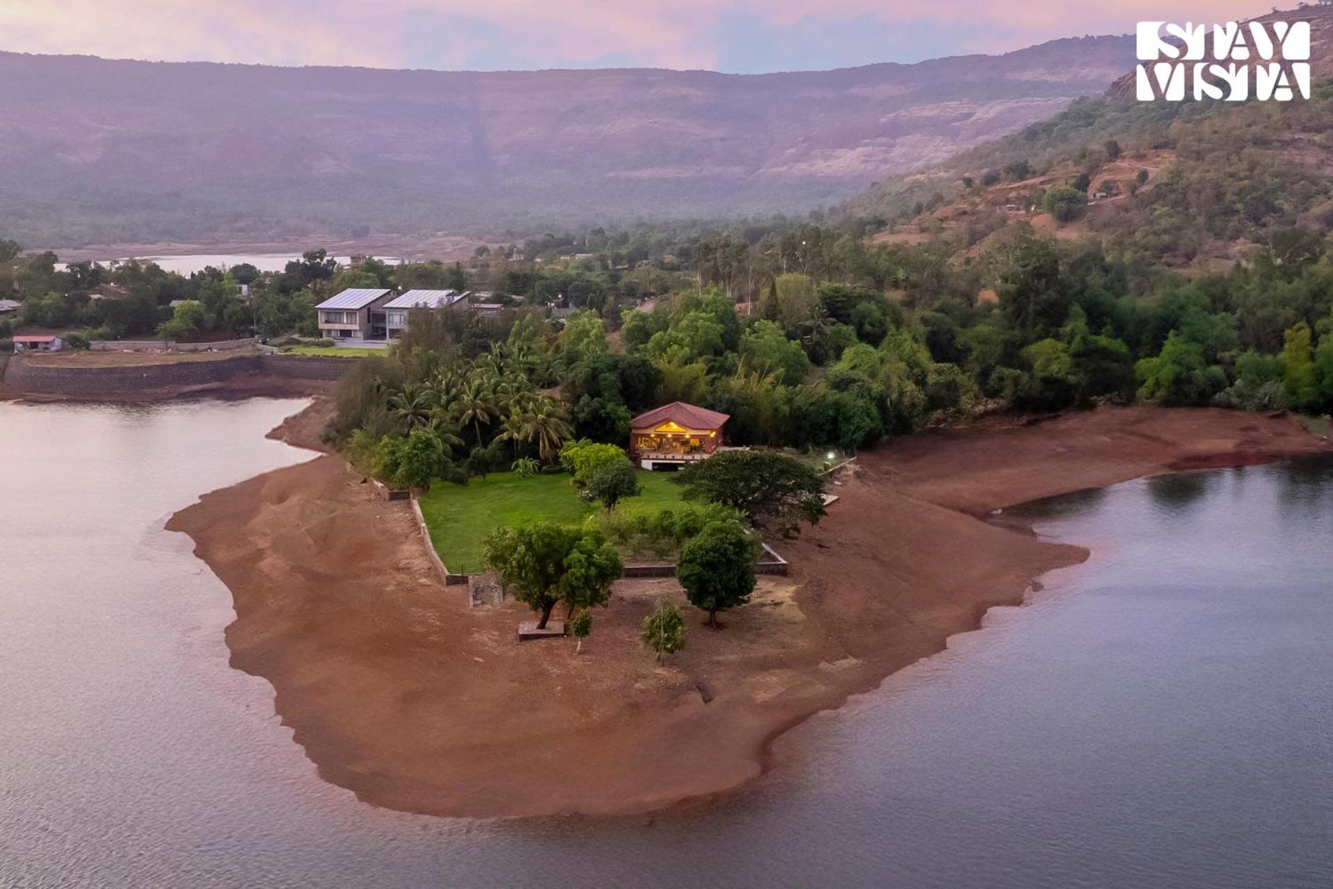 Stayvista At Three Shores With Lake View & Alfresco Dining Khamshet Zewnętrze zdjęcie