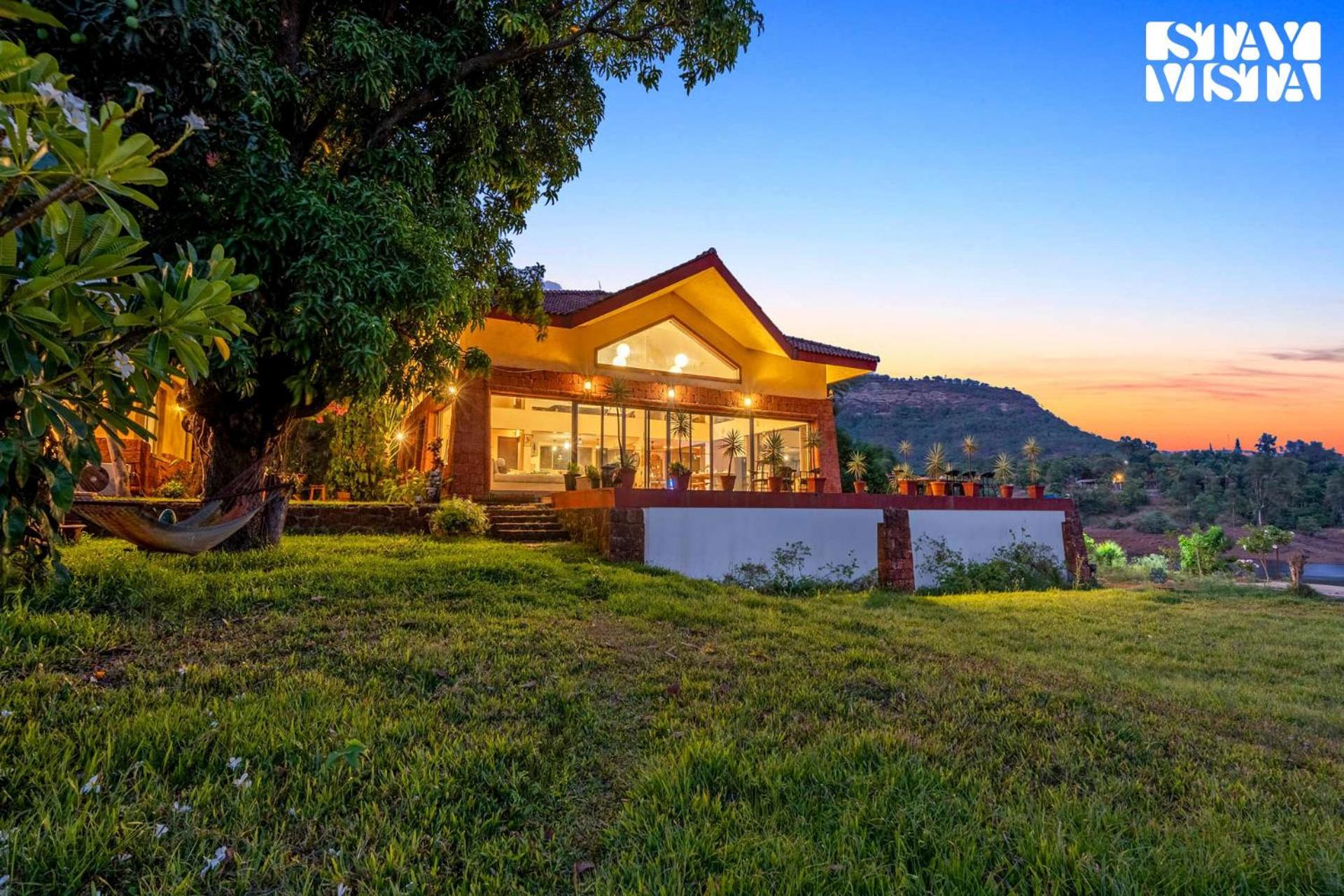 Stayvista At Three Shores With Lake View & Alfresco Dining Khamshet Zewnętrze zdjęcie
